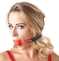 Bad Kitty – Siliconen Gag met Bal met Verstelbare Gesp voor Orale Vernedering – Rood