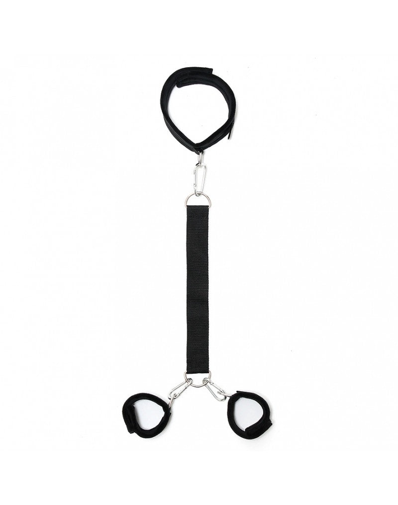 SOFT BONDAGE HALSBAND VERBONDEN AAN HANDBOEIEN