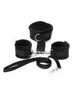 SOFT BONDAGE HALSBAND MET HANDBOEIEN