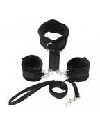 SOFT BONDAGE HALSBAND MET HANDBOEIEN